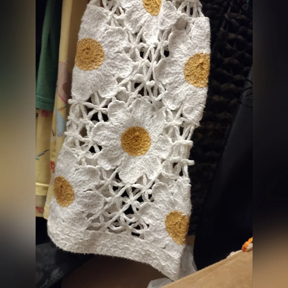 Girls Moon & Madison White Floral Crochet Cardigan - Picture 2 of 3